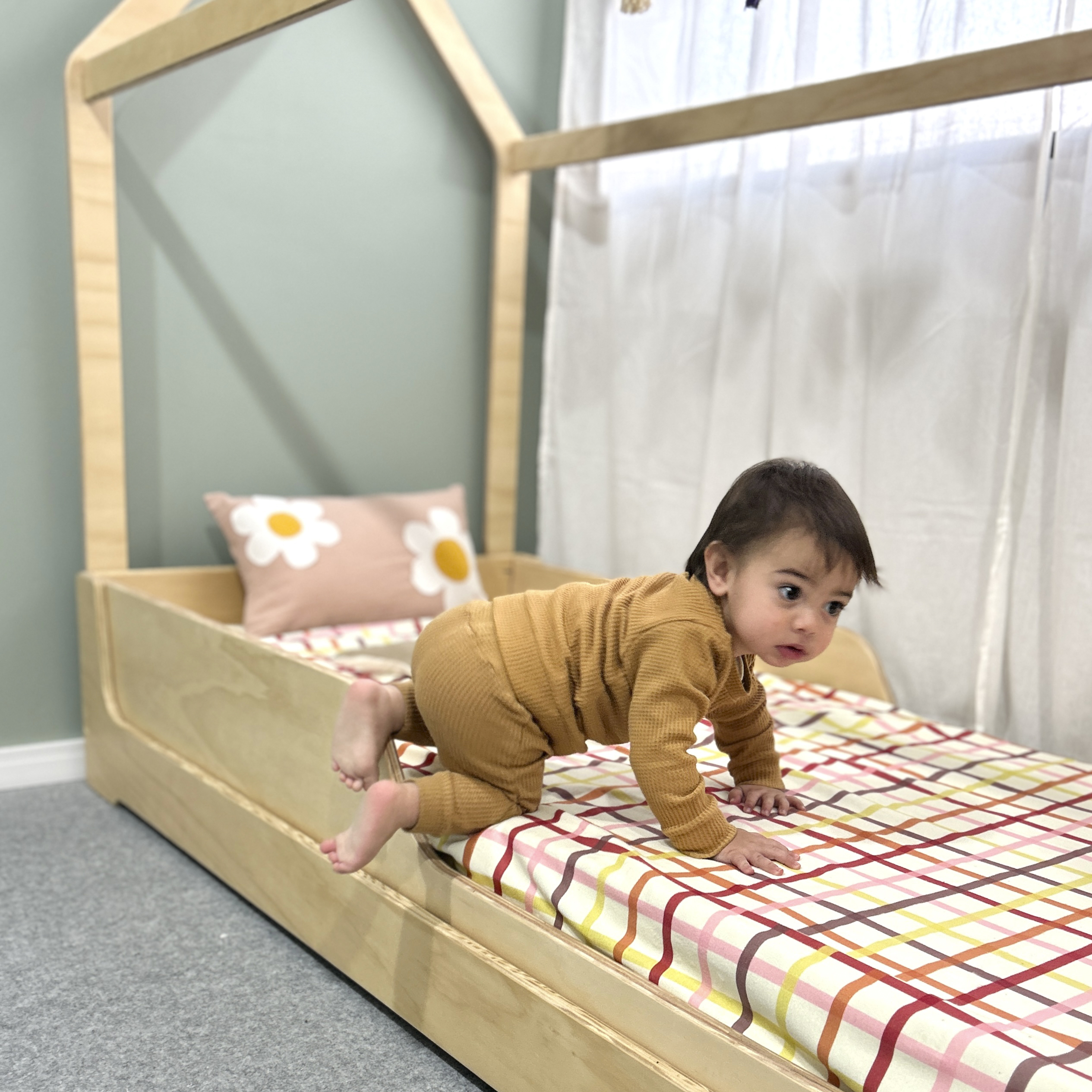 Cama Casita Montessori evolutiva